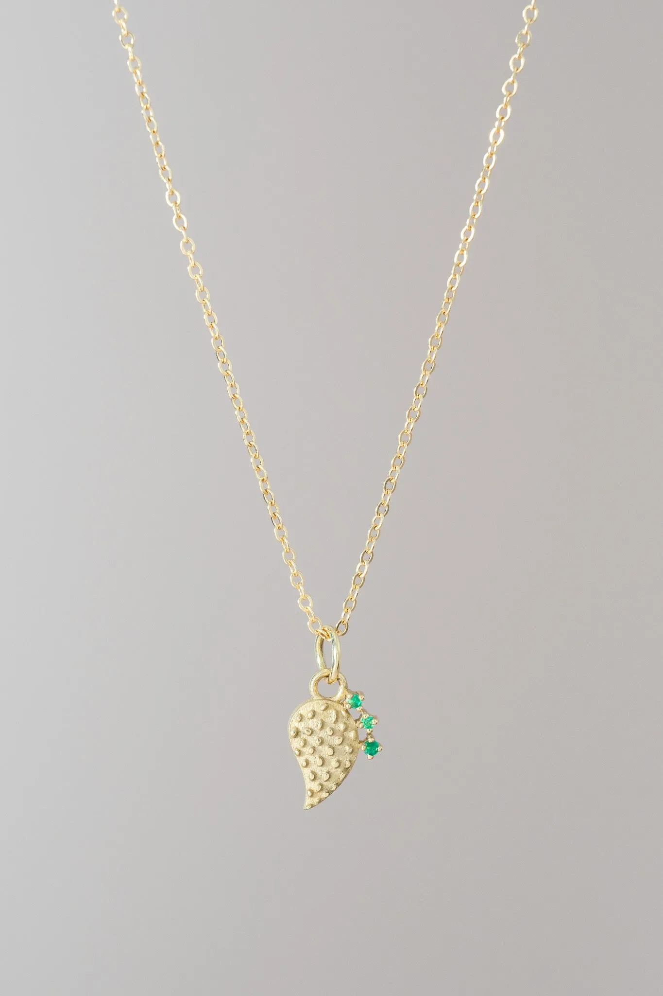 14K Emerald Tuna Y Nopal Necklace
