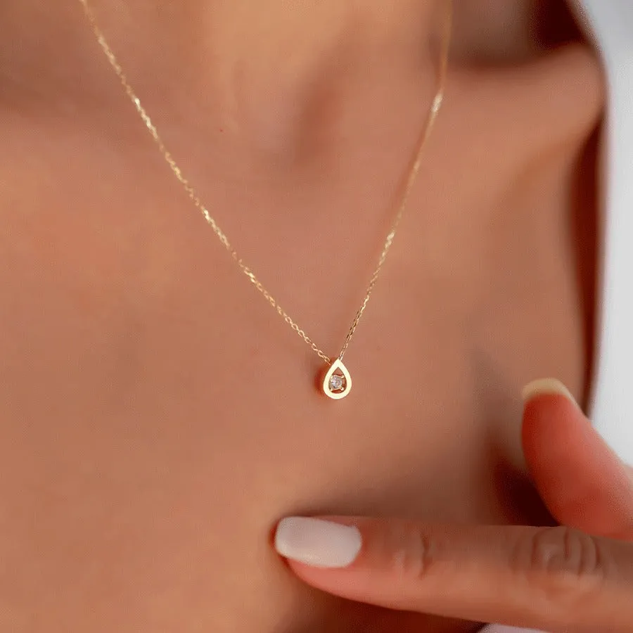 14k Gold Drop Model Necklace
