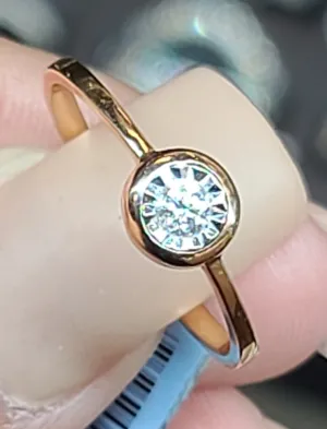 14k Gold Ring With .10 CT Diamond