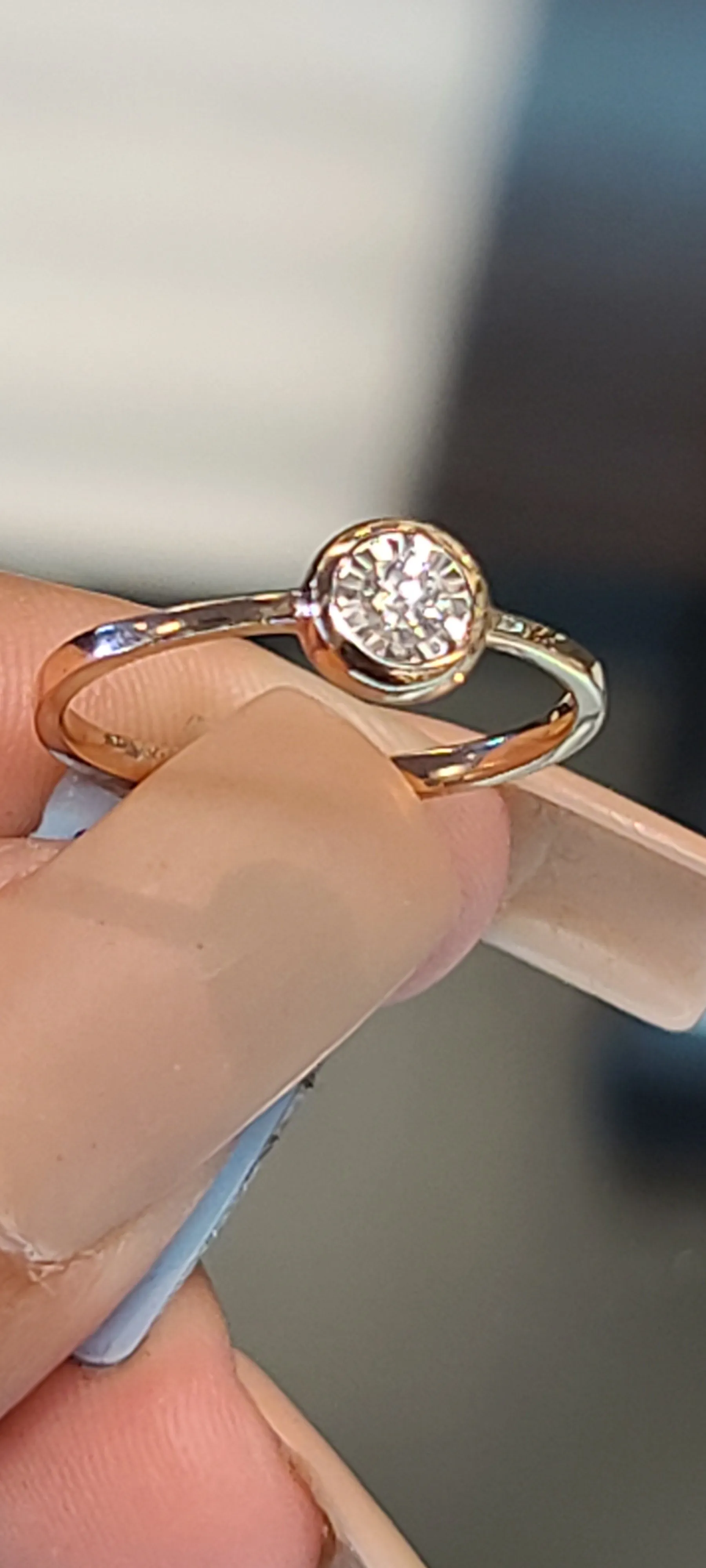 14k Gold Ring With .10 CT Diamond