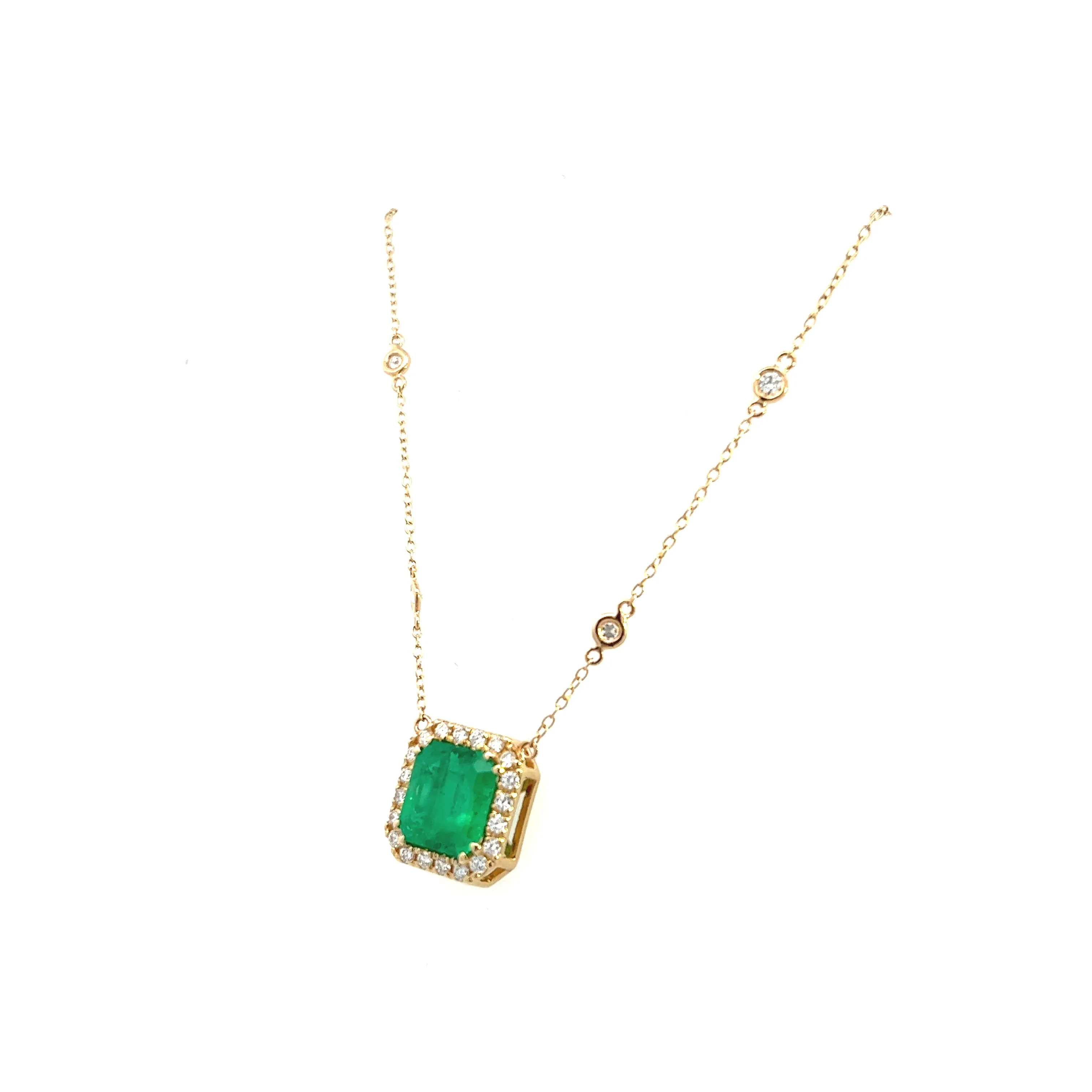 18K Yellow Gold Emerald And Diamond Halo Necklace (3.59ctw)