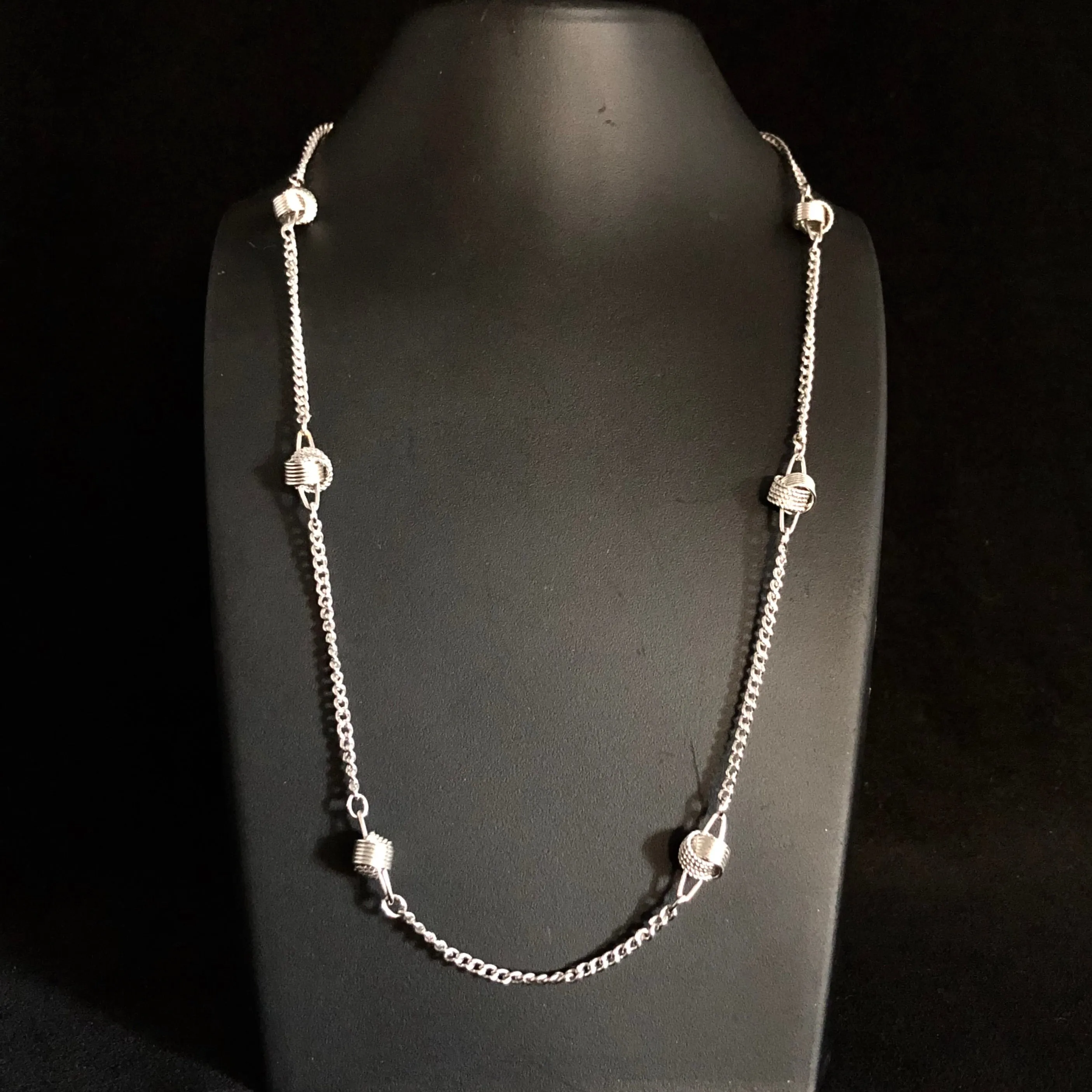 1977 Avon Delicate Knots Necklace, Silver