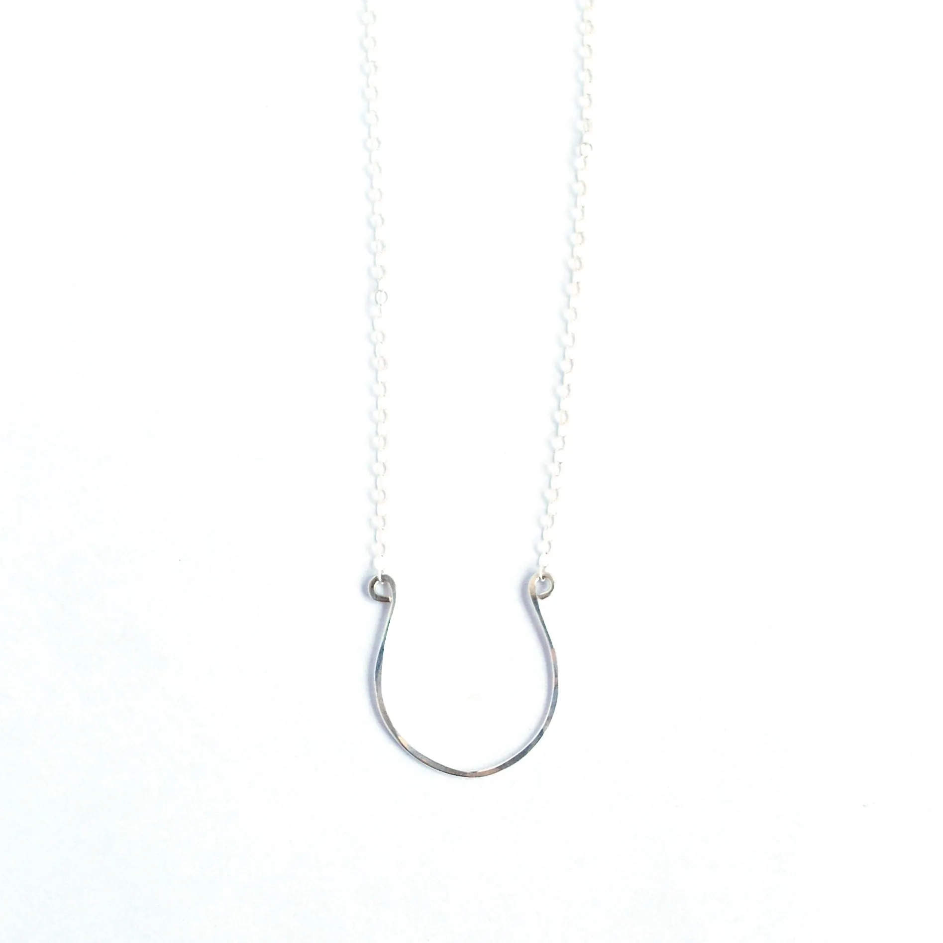 Aliso Horseshoe Necklace