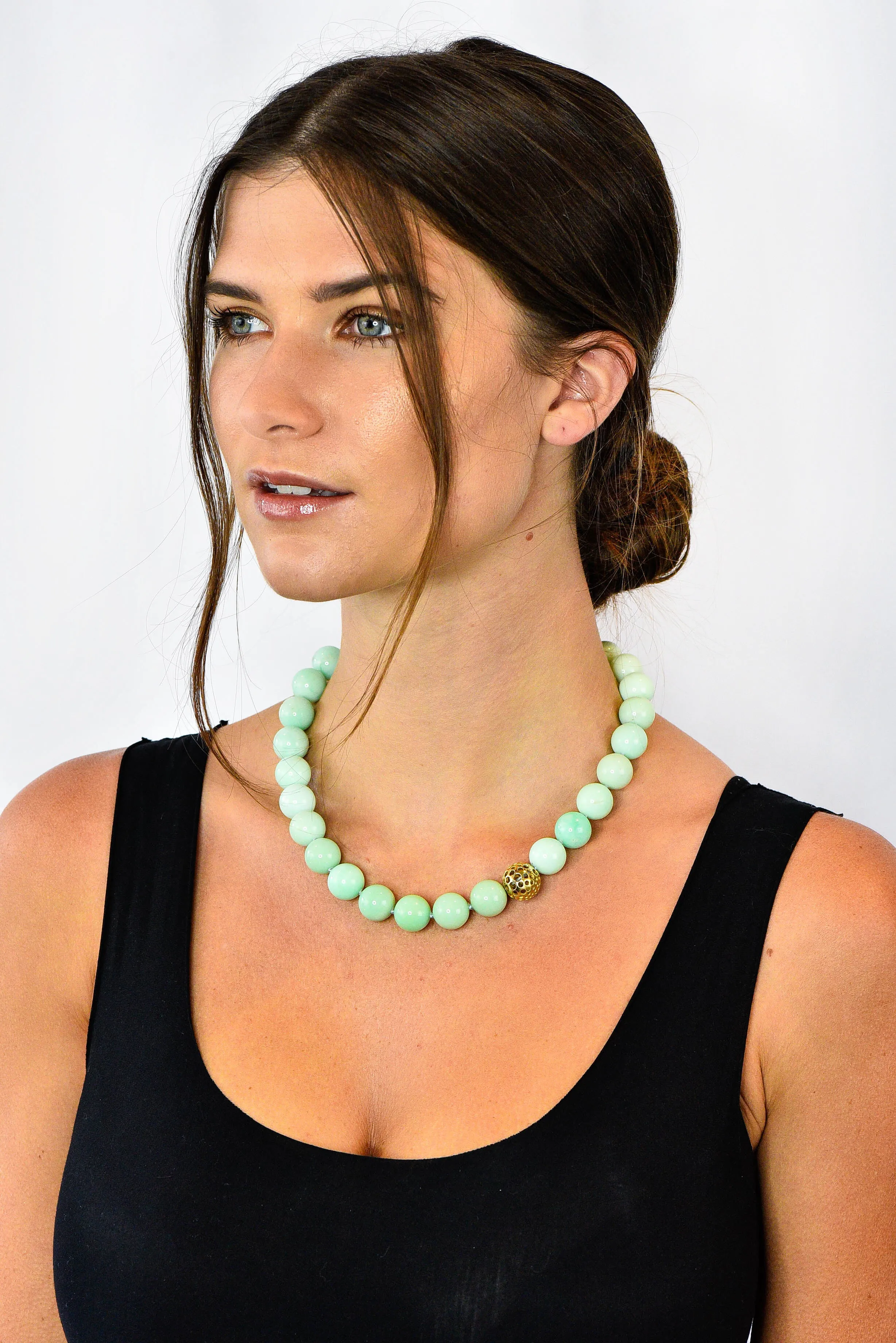 Angela Cummings Chrysoprase 18 Karat Gold Bead Station Necklace