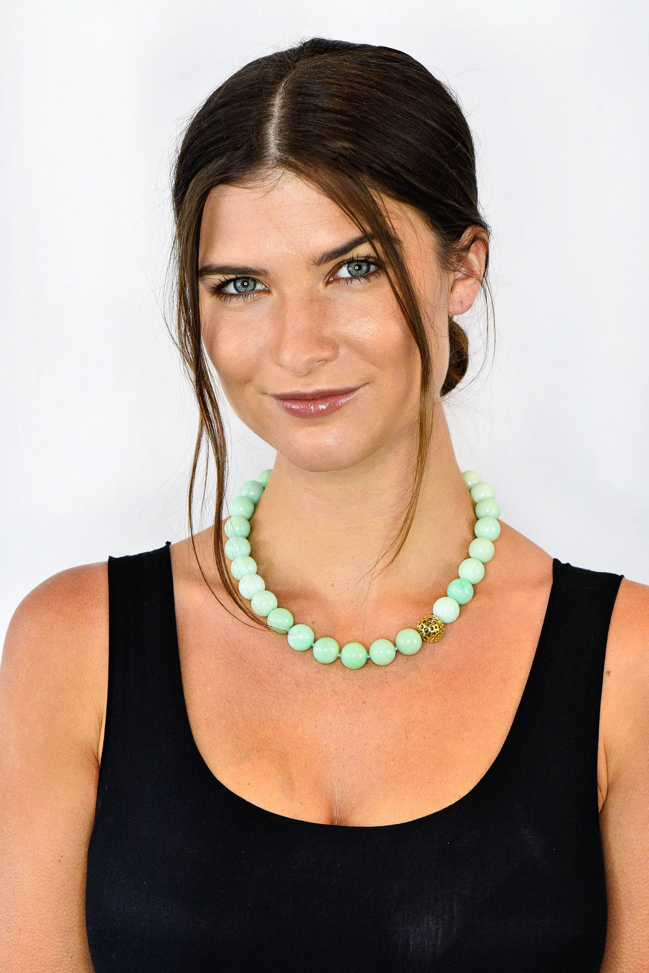 Angela Cummings Chrysoprase 18 Karat Gold Bead Station Necklace