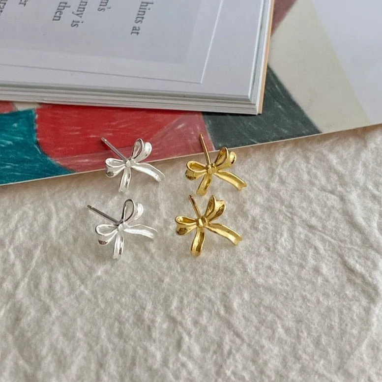 Bow Stud Earrings (Solid Silver)- Loretta