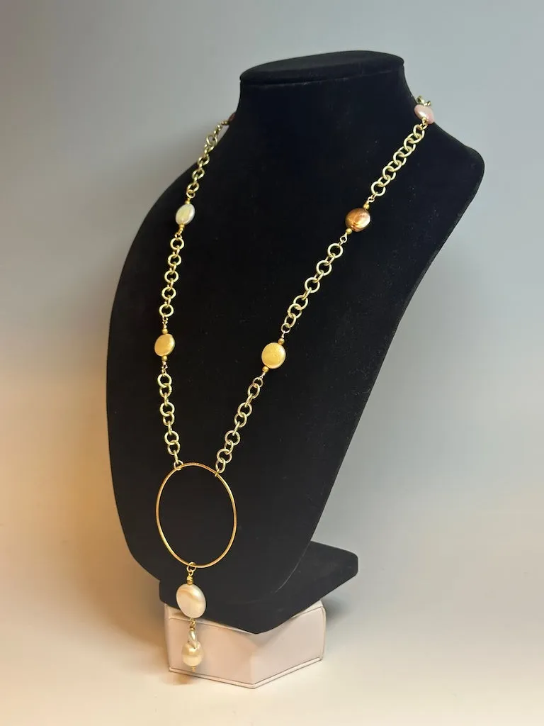 BRASS AND FRESH WATER PEARL CIRCLE PENDANT NECKLACE LCN679