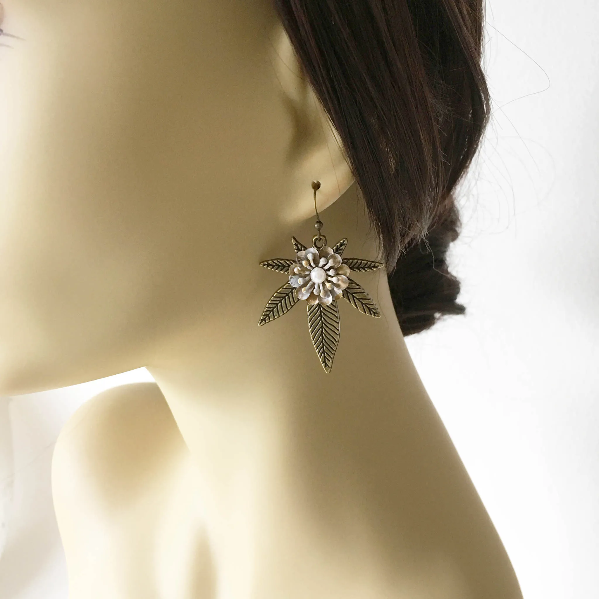 Bronze Pearl Cannabis Earring - Weed Jewelry
