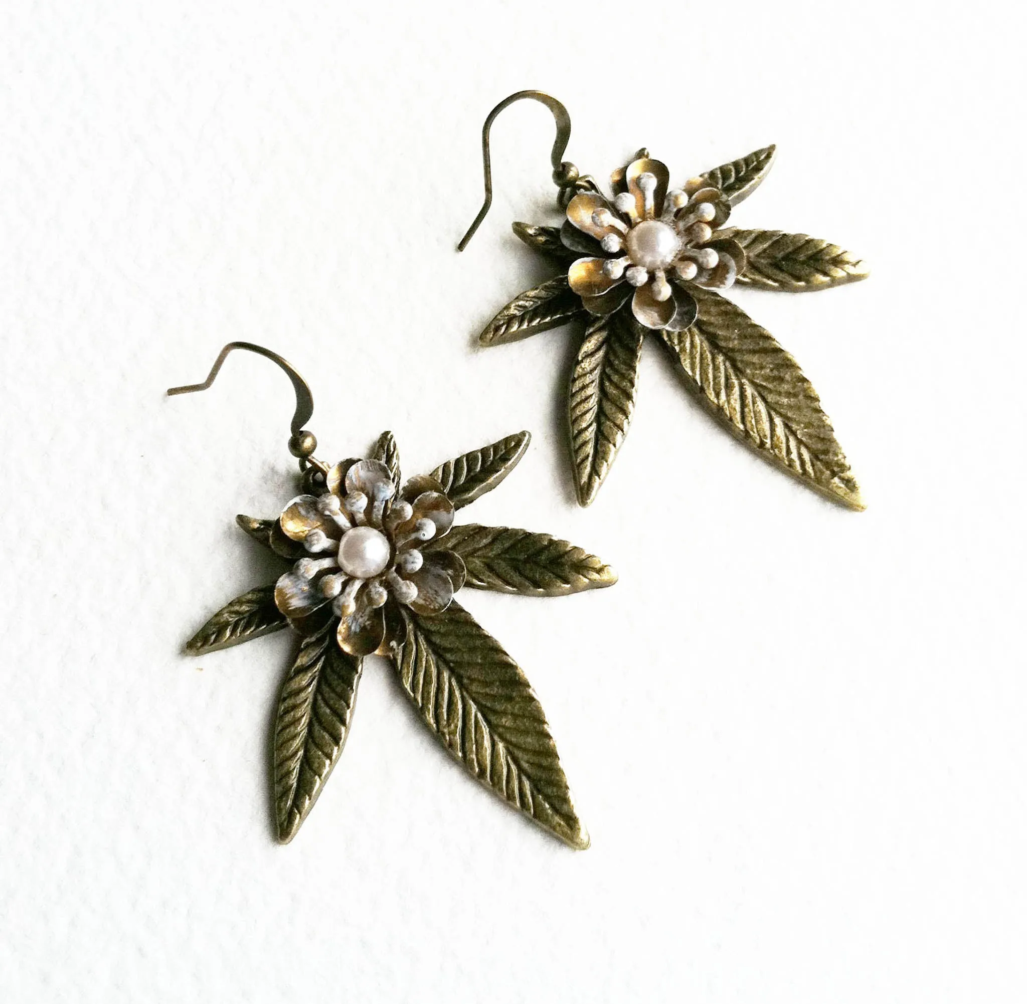 Bronze Pearl Cannabis Earring - Weed Jewelry