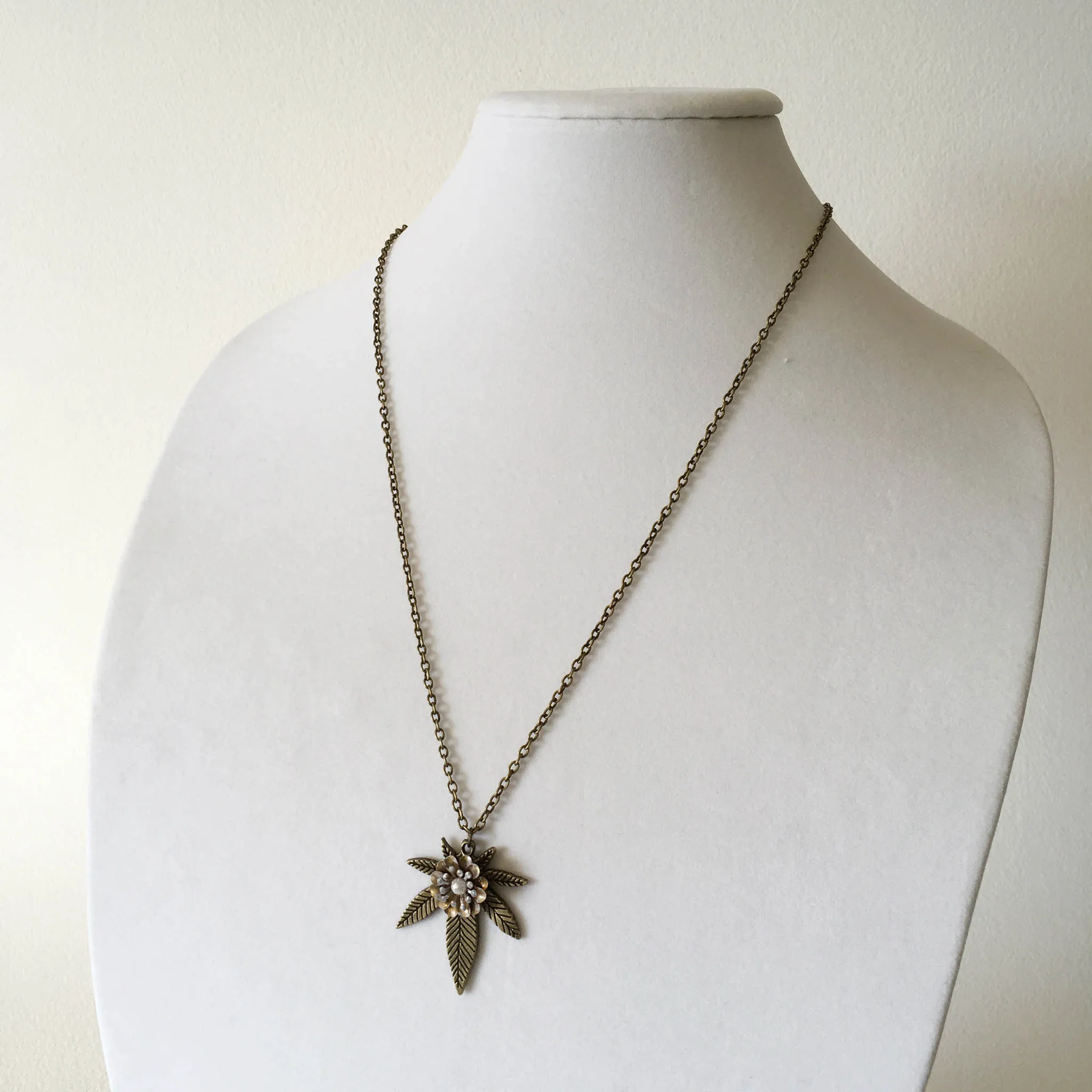 Bronze Pearl Cannabis Necklace - Weed Jewelry