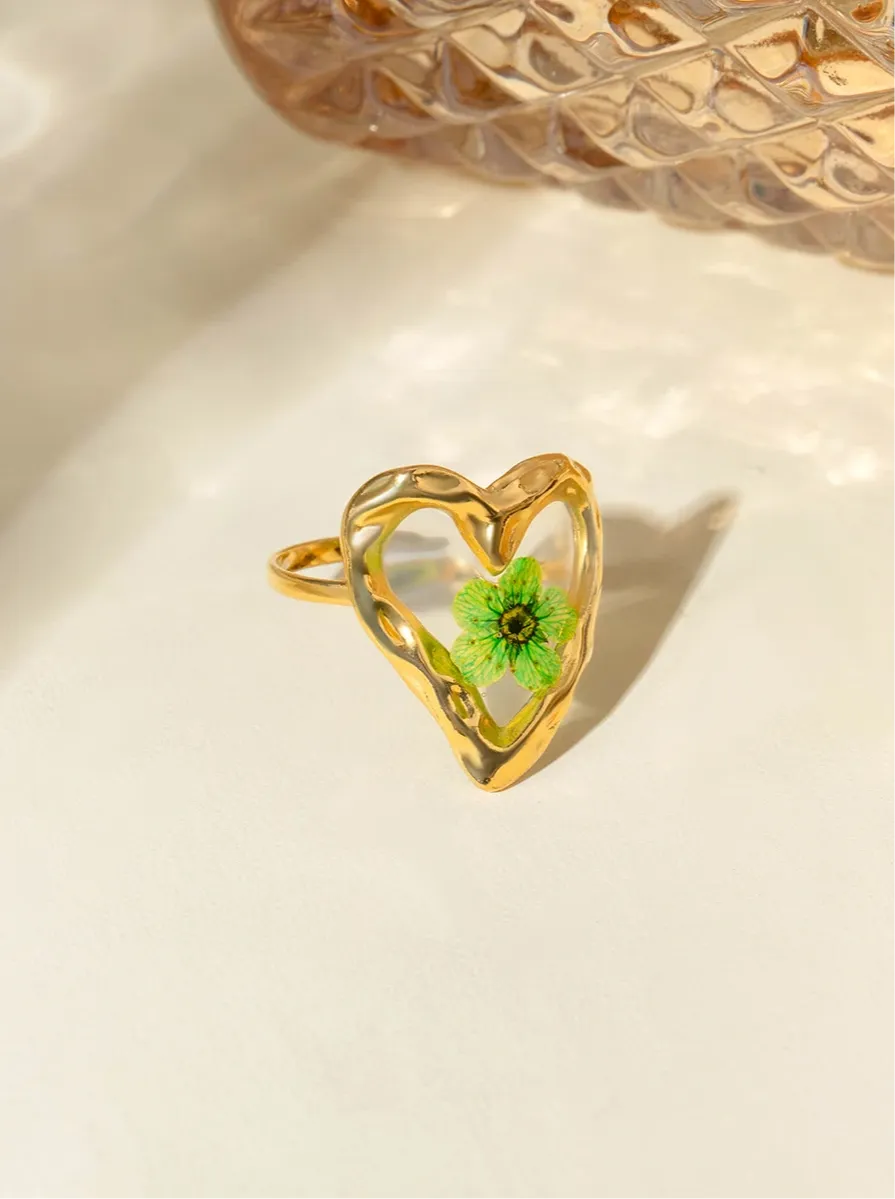 Charming Irregular Love Heart Green Plum Flower Ring