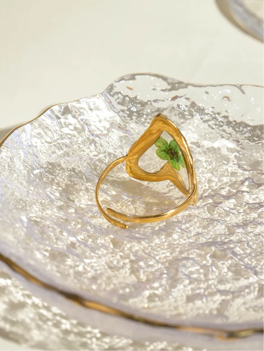 Charming Irregular Love Heart Green Plum Flower Ring
