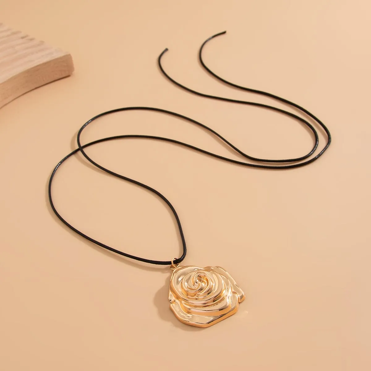 Chic Metallic Rose Flower Pendant Wax Cord String Necklace