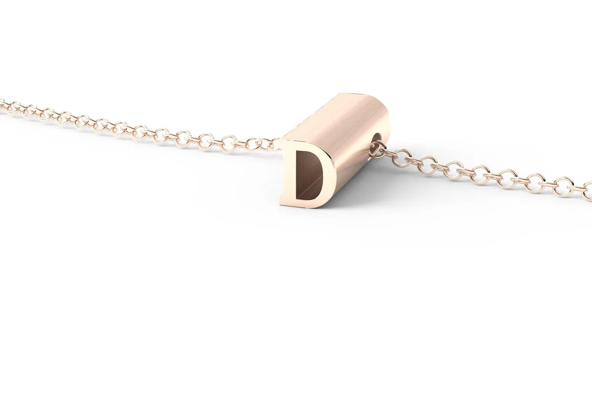 D - Short Pendant Necklace