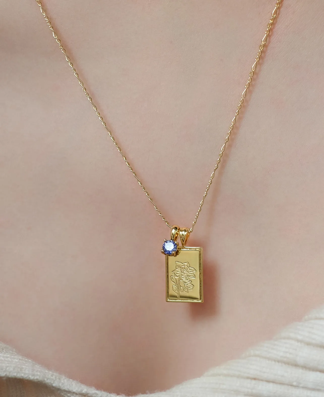 December - Narcissus Birth Flower Pendant Necklace