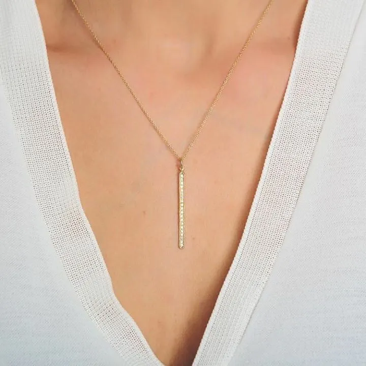 'Delicate Sparkle Bar Necklace' in Gold