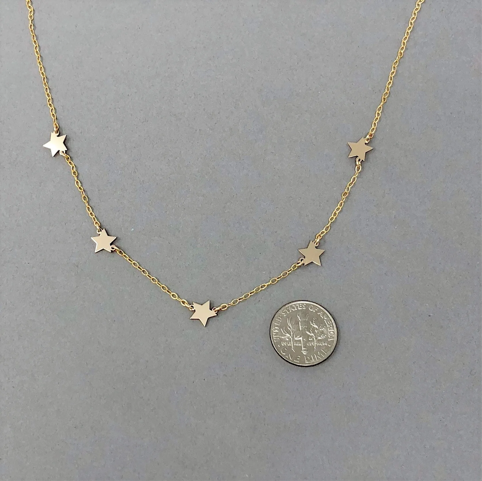 DELICATE STAR Necklace