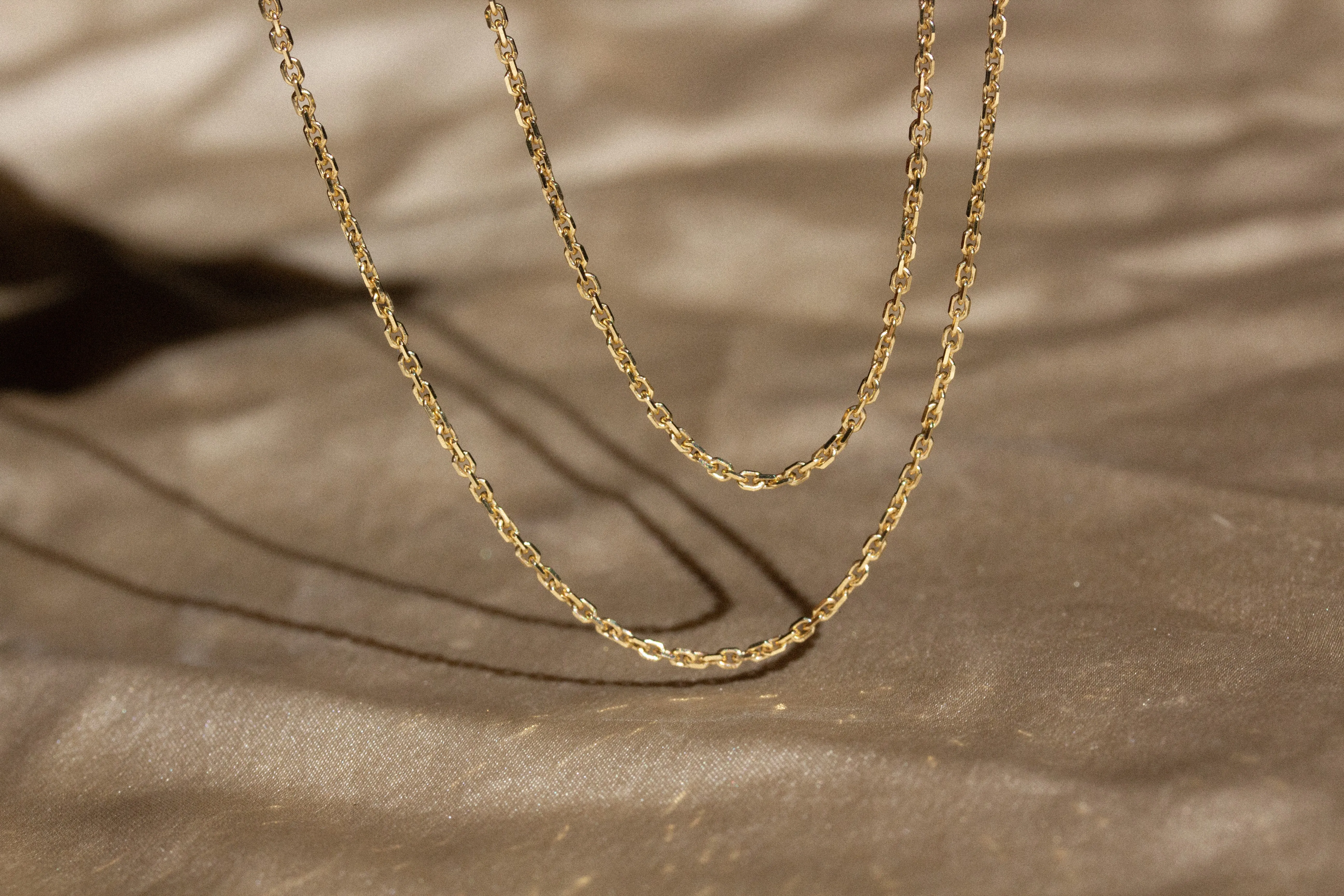 DIAMOND-CUT CHAIN