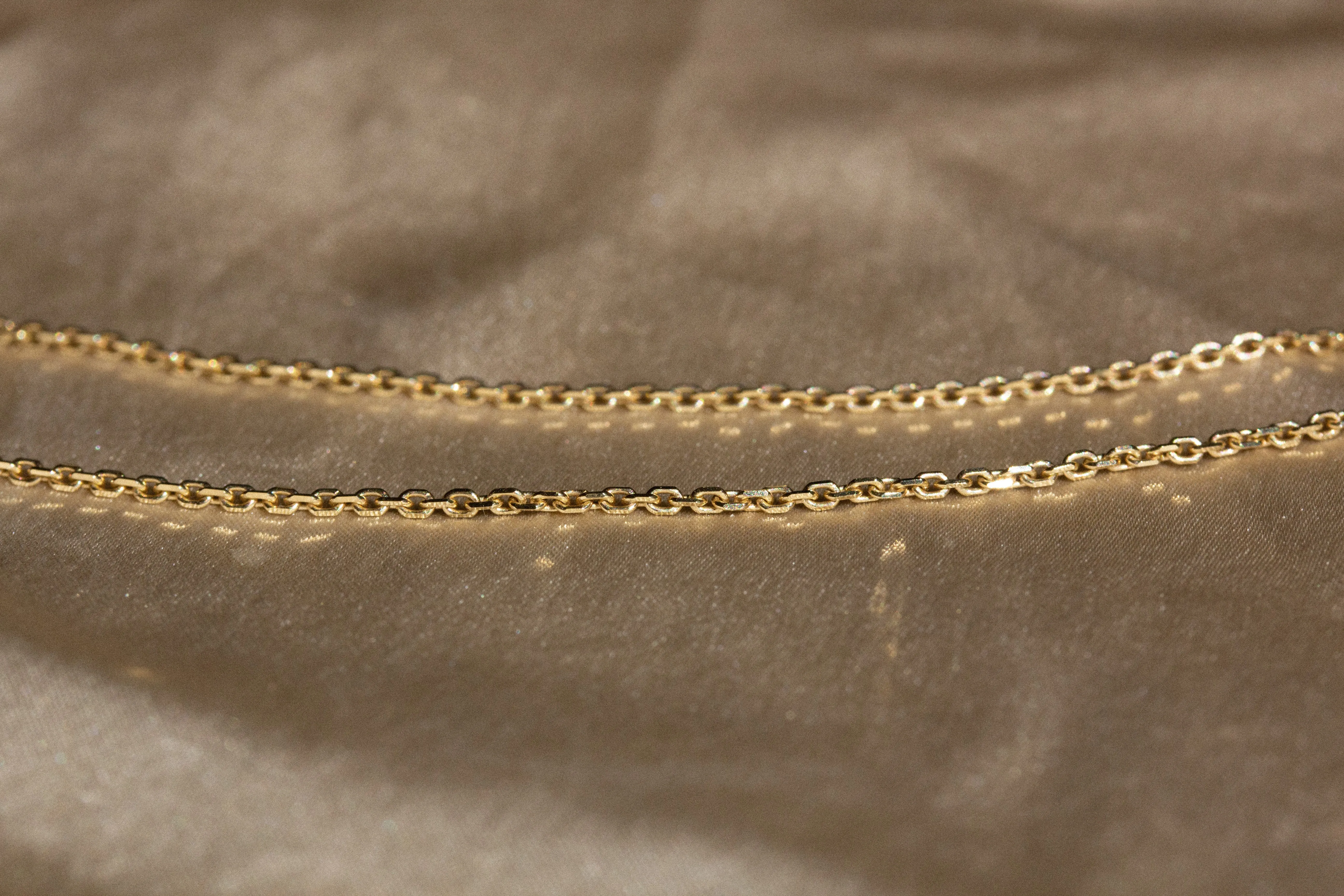 DIAMOND-CUT CHAIN