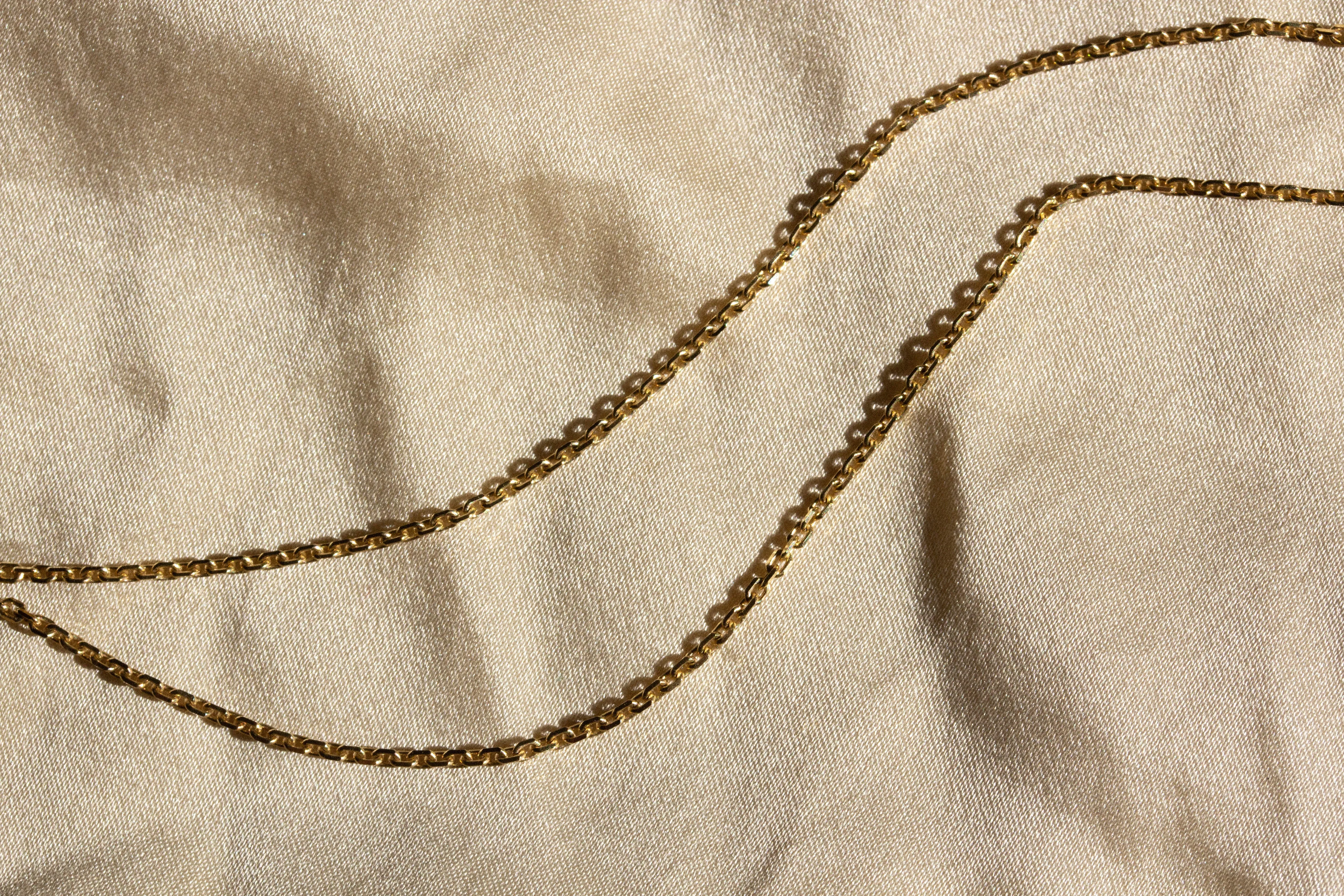 DIAMOND-CUT CHAIN