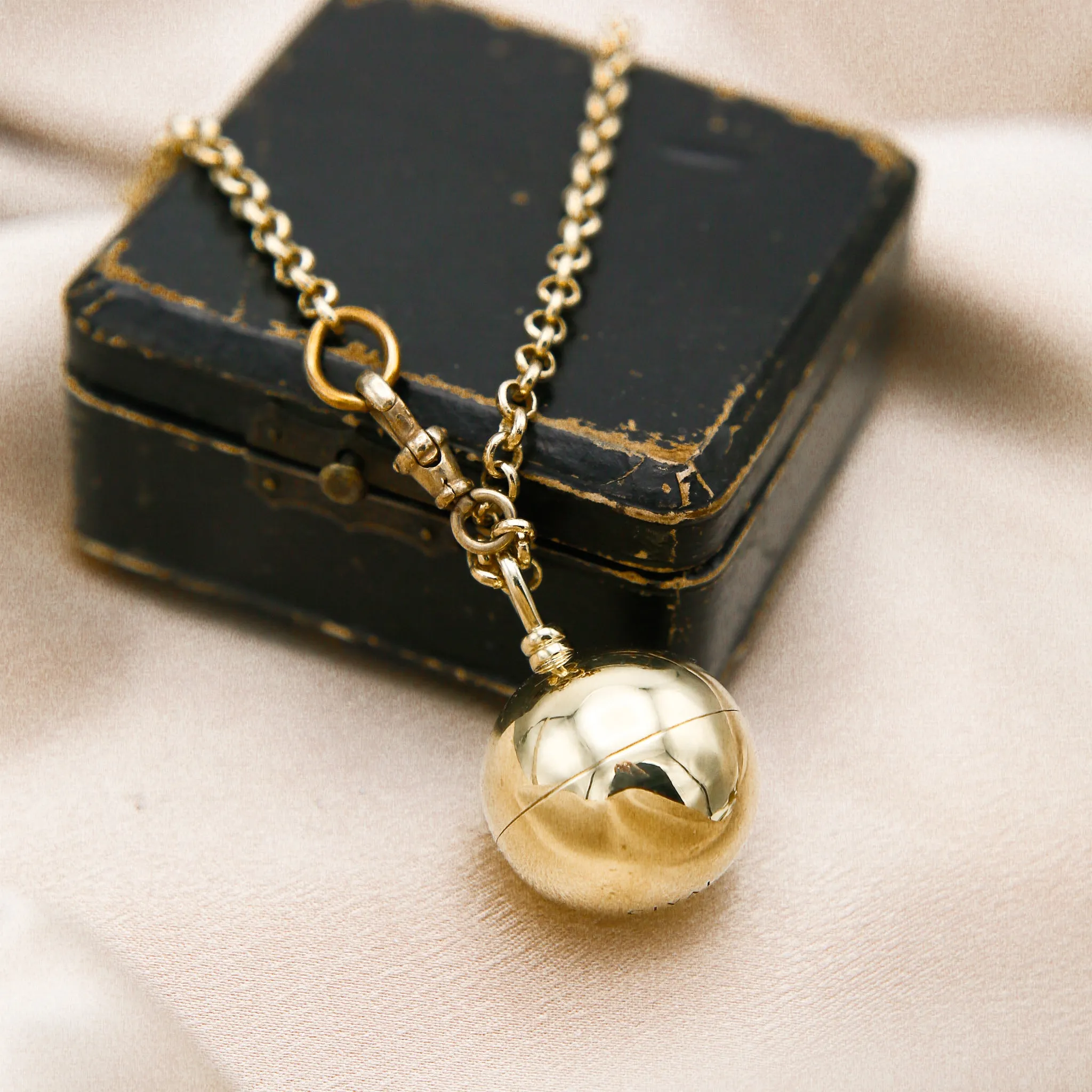 Enzo Necklace Medicine Ball Necklace