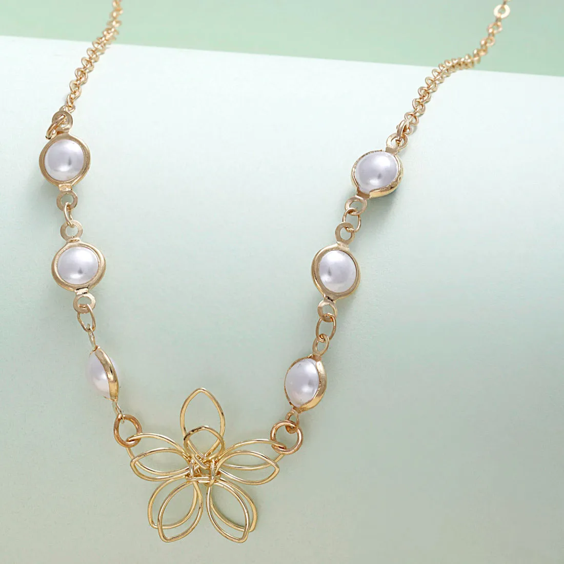Florid Pearl Necklace