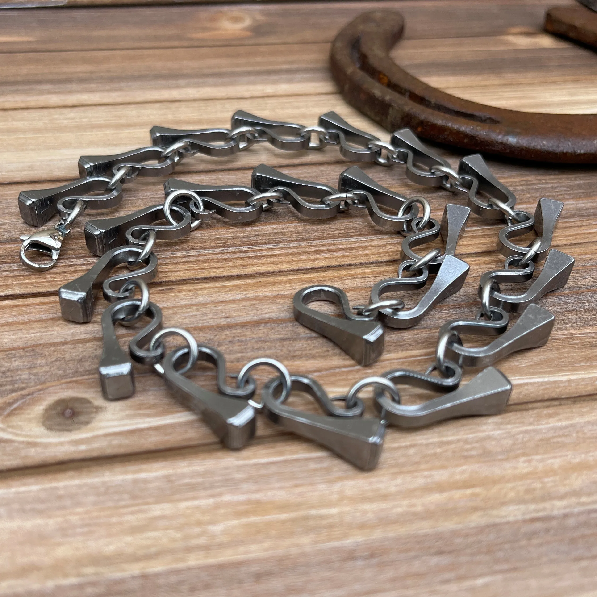 Full Classic Nail Necklace