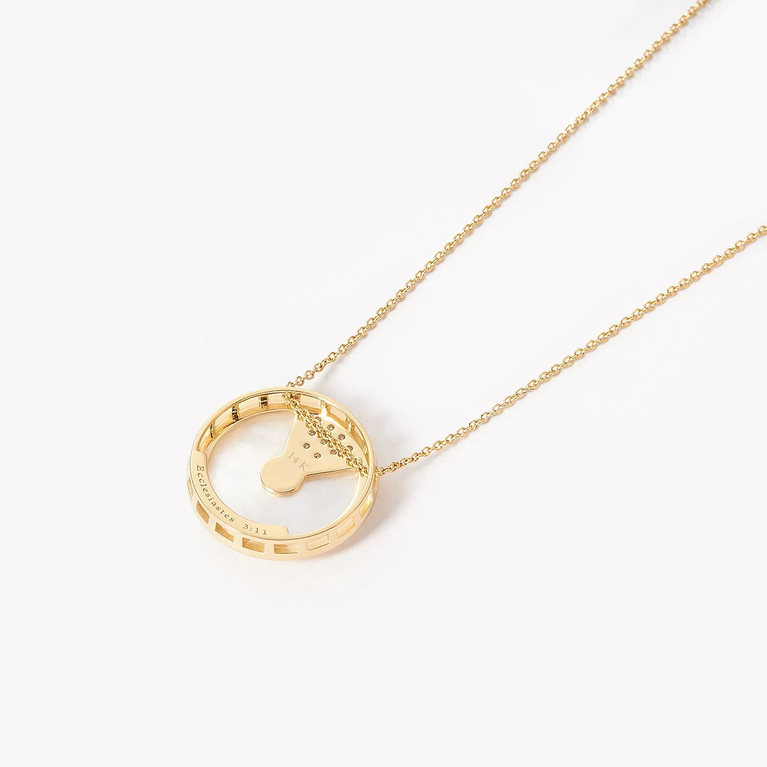 Handmade Disc Pendant with/3D Flower and Dias with Diamond Natural Shell Disc Necklace