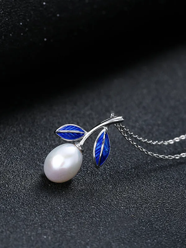 Leaf Pattern Necklace