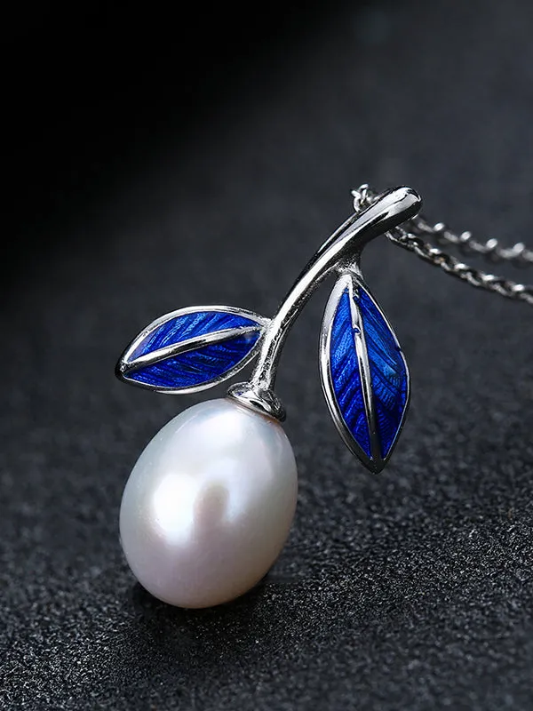 Leaf Pattern Necklace
