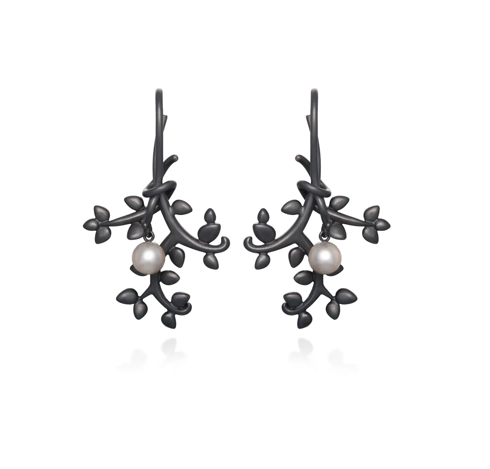 Leaf Pearl and Oxidized Sterling Silver Earring