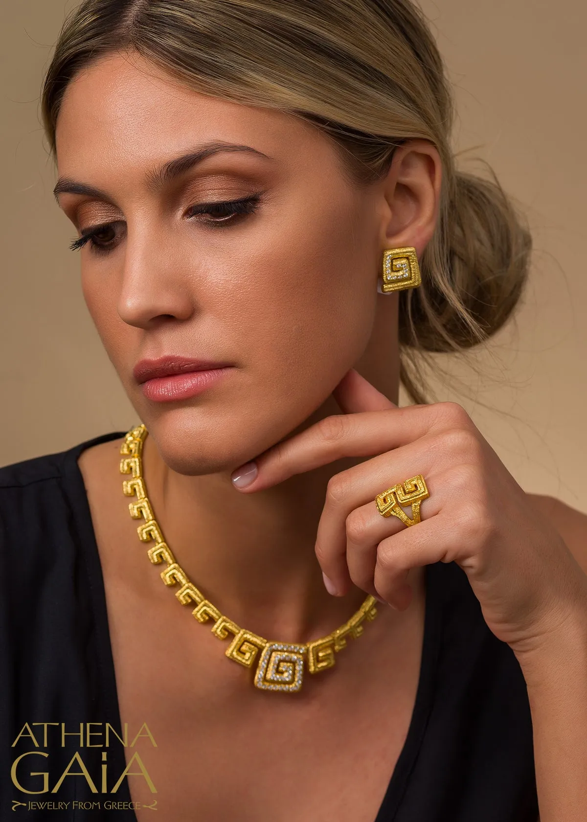 Meander Full Necklace