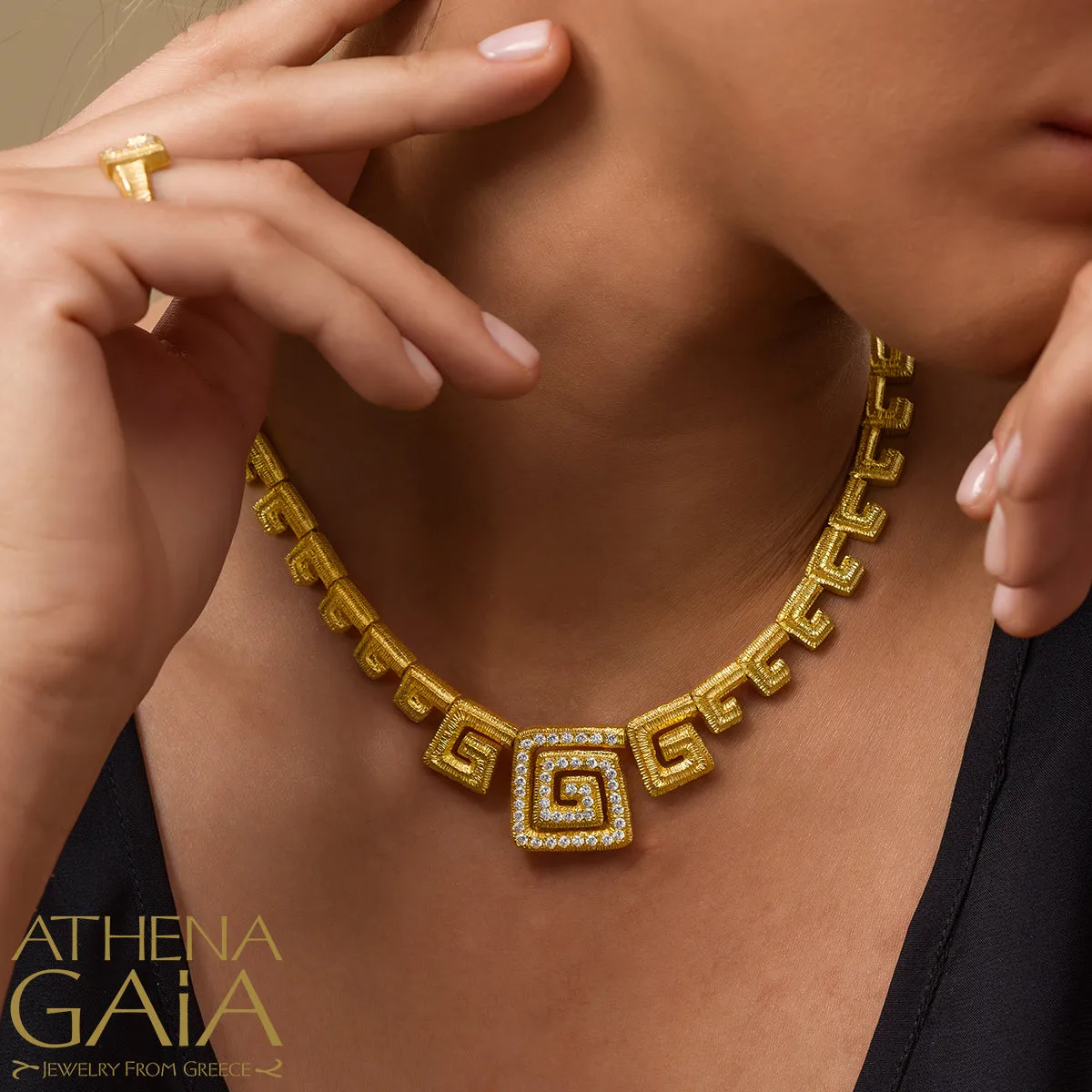 Meander Full Necklace