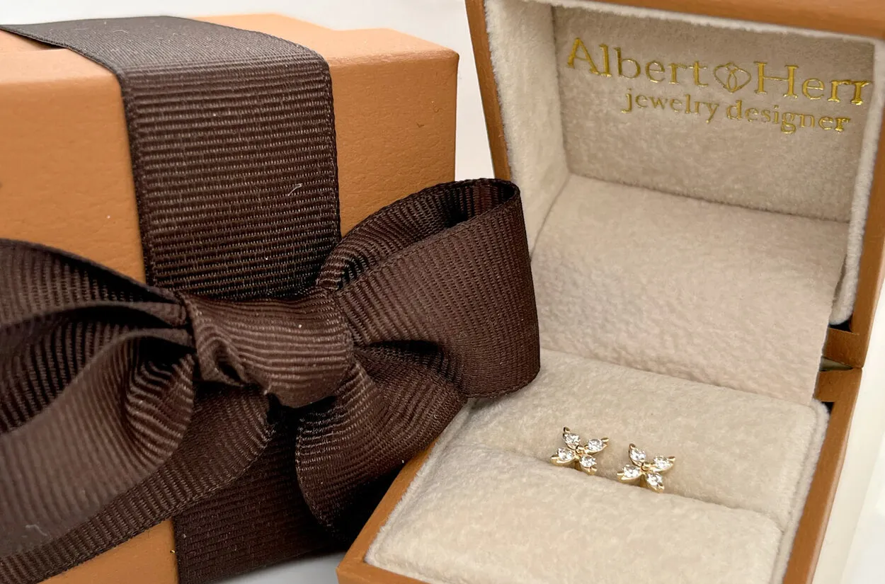Mini Earrings 14kt Gold Flower & Four Diamonds Studs