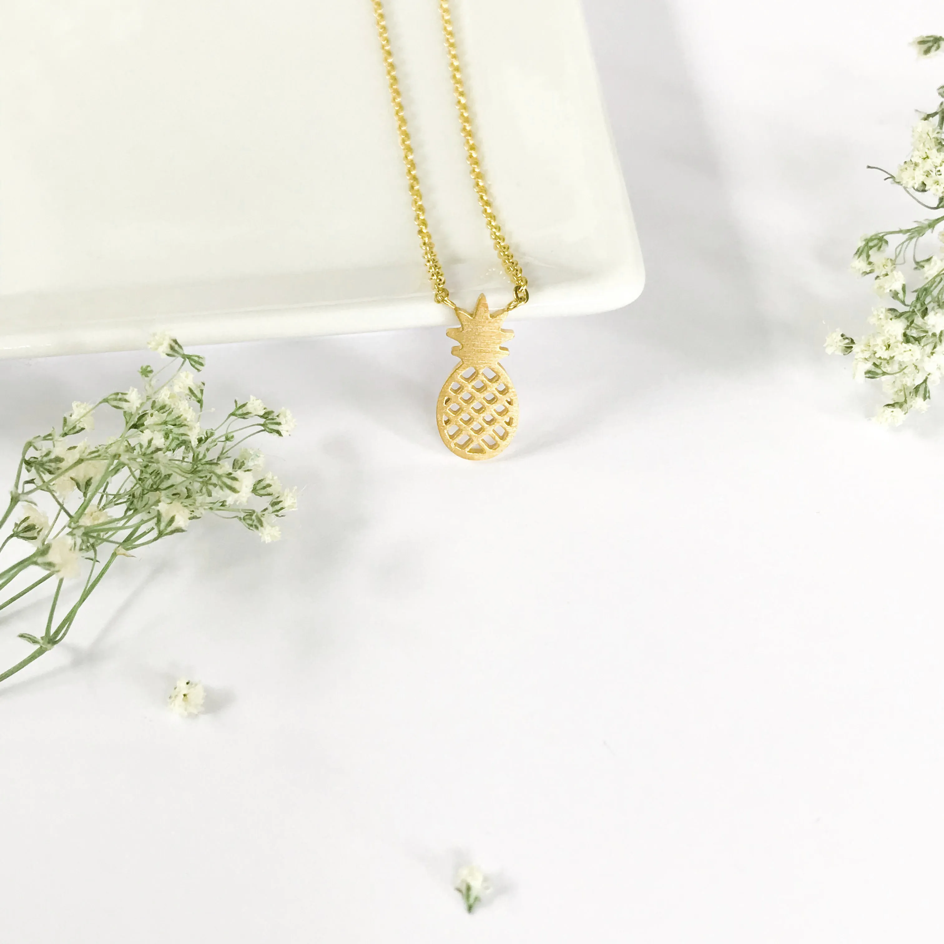 Pineapple Necklace Victoria Collection