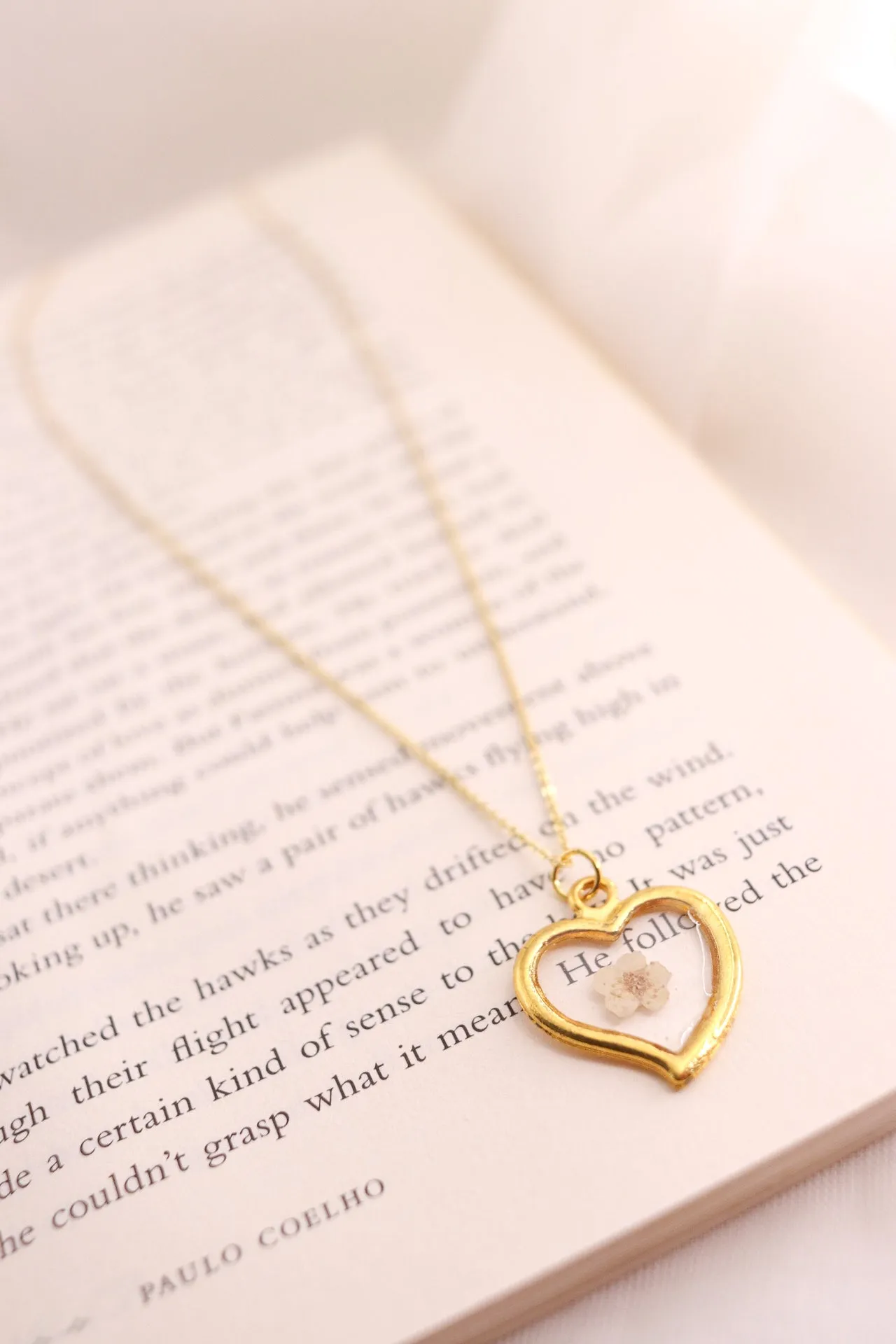 Pressed Flower Heart Necklace, Real Dried Wildflower Resin Pendant, Blossom Flower Necklace, Botanical Nature Jewelry Holiday Gift For Her