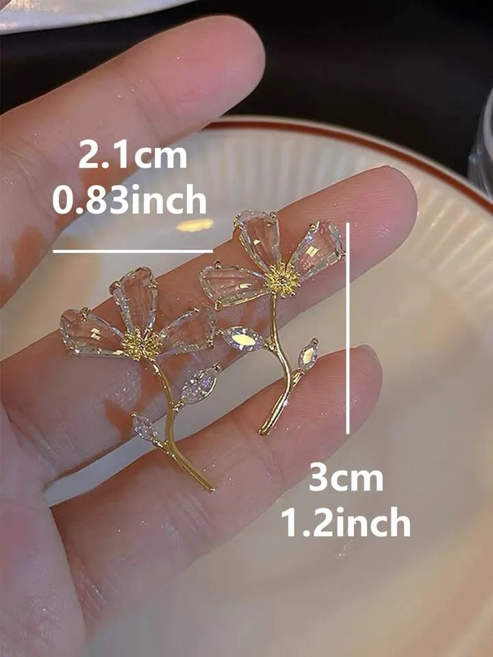 "WILT" RHINESTONE FLOWER STUD EARRINGS