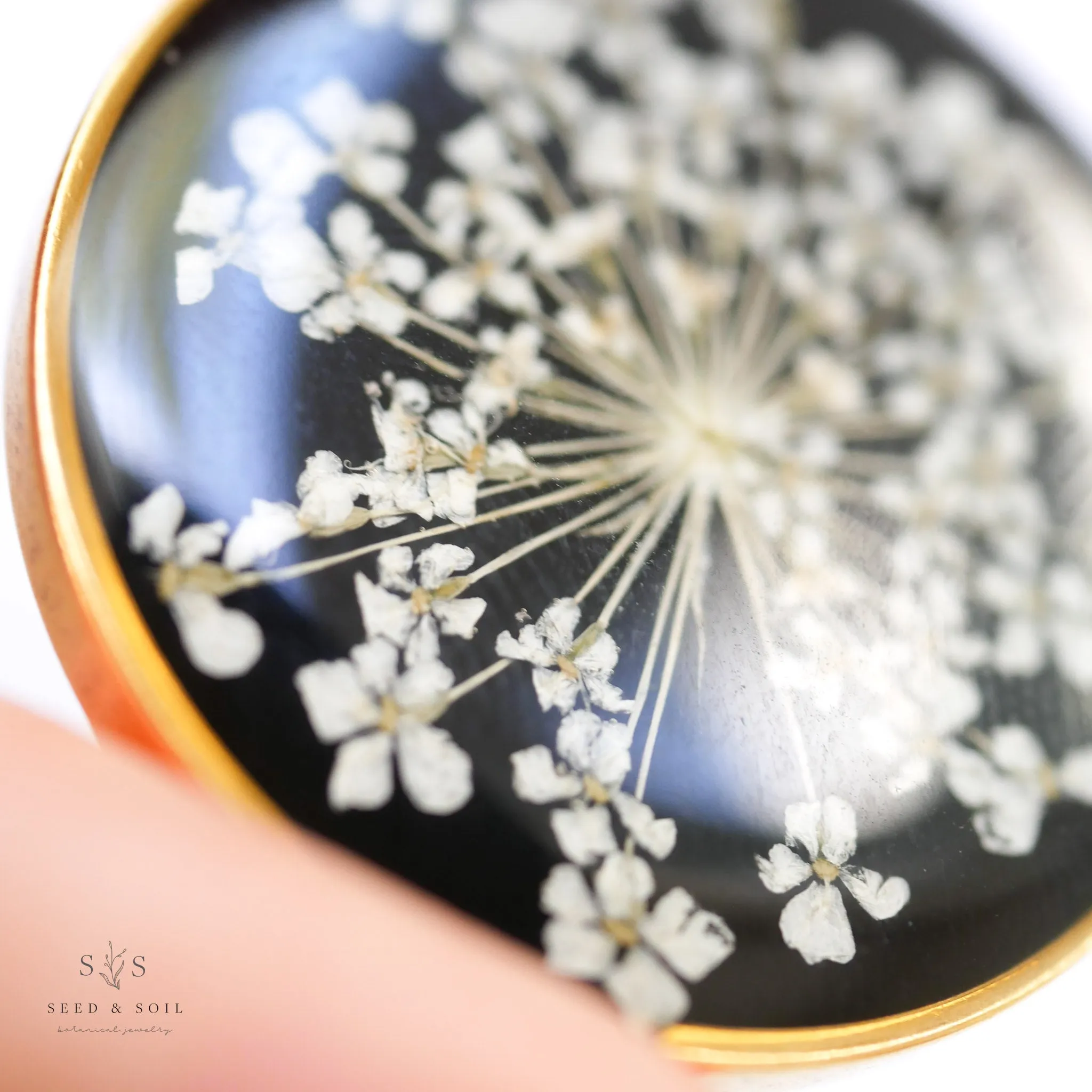 Round Cameo Pendant
