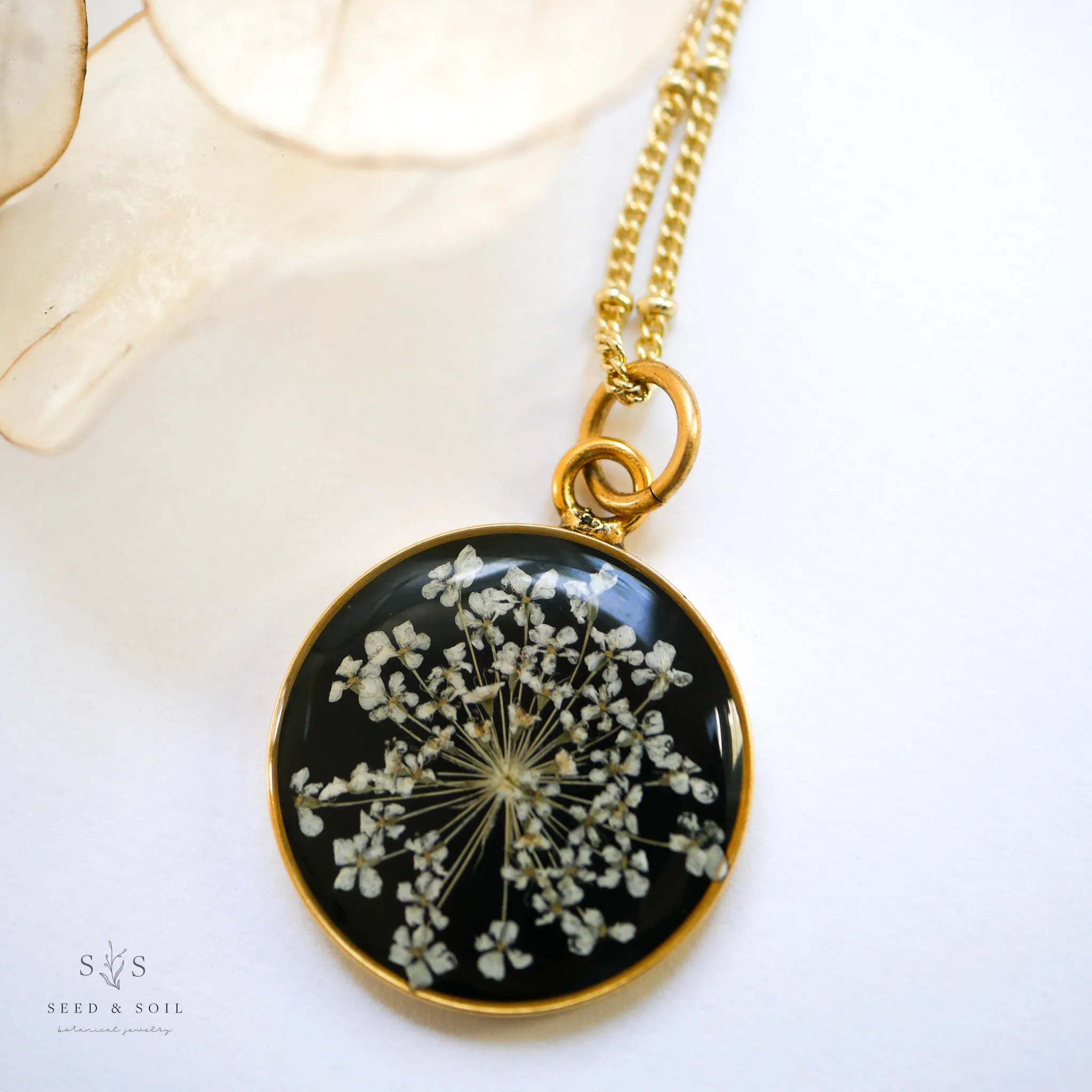 Round Cameo Pendant