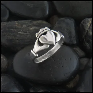Simple Claddagh Ring in Silver