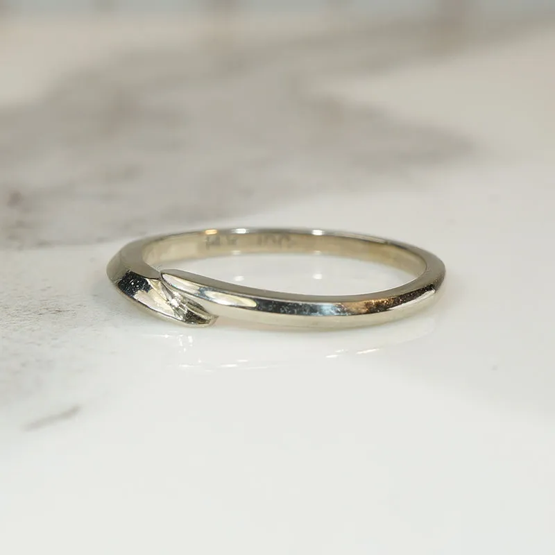 Simple Crossover White Gold Band