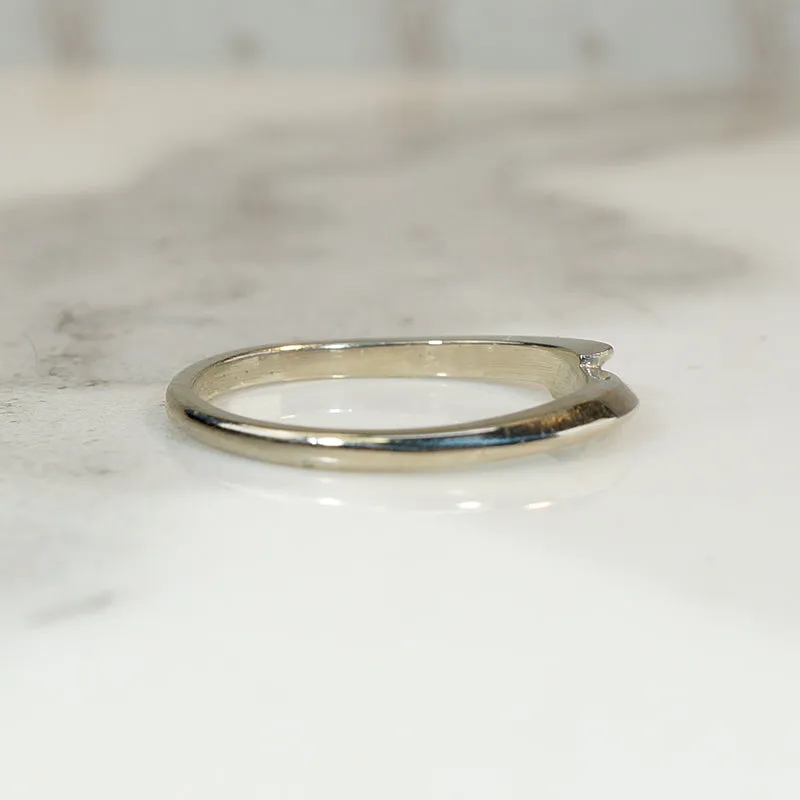Simple Crossover White Gold Band