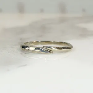 Simple Crossover White Gold Band