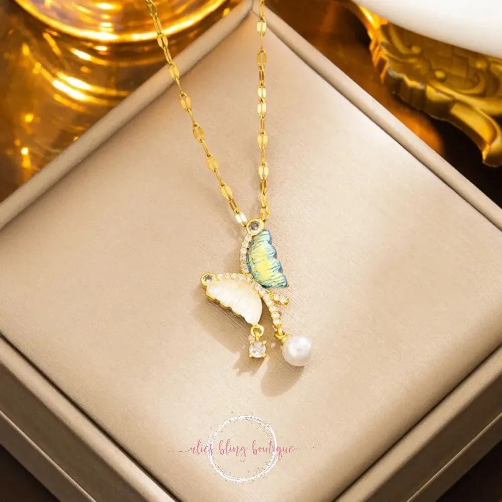 Sparkle & Soar Necklace in Gold - WOW WED